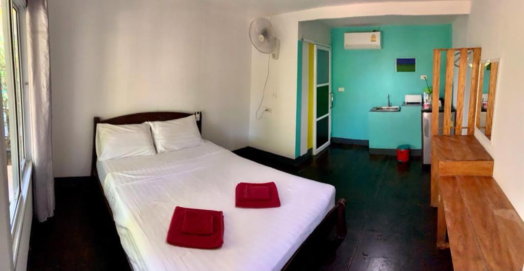 Lanta Happy House Hotel Koh Lanta Exterior photo