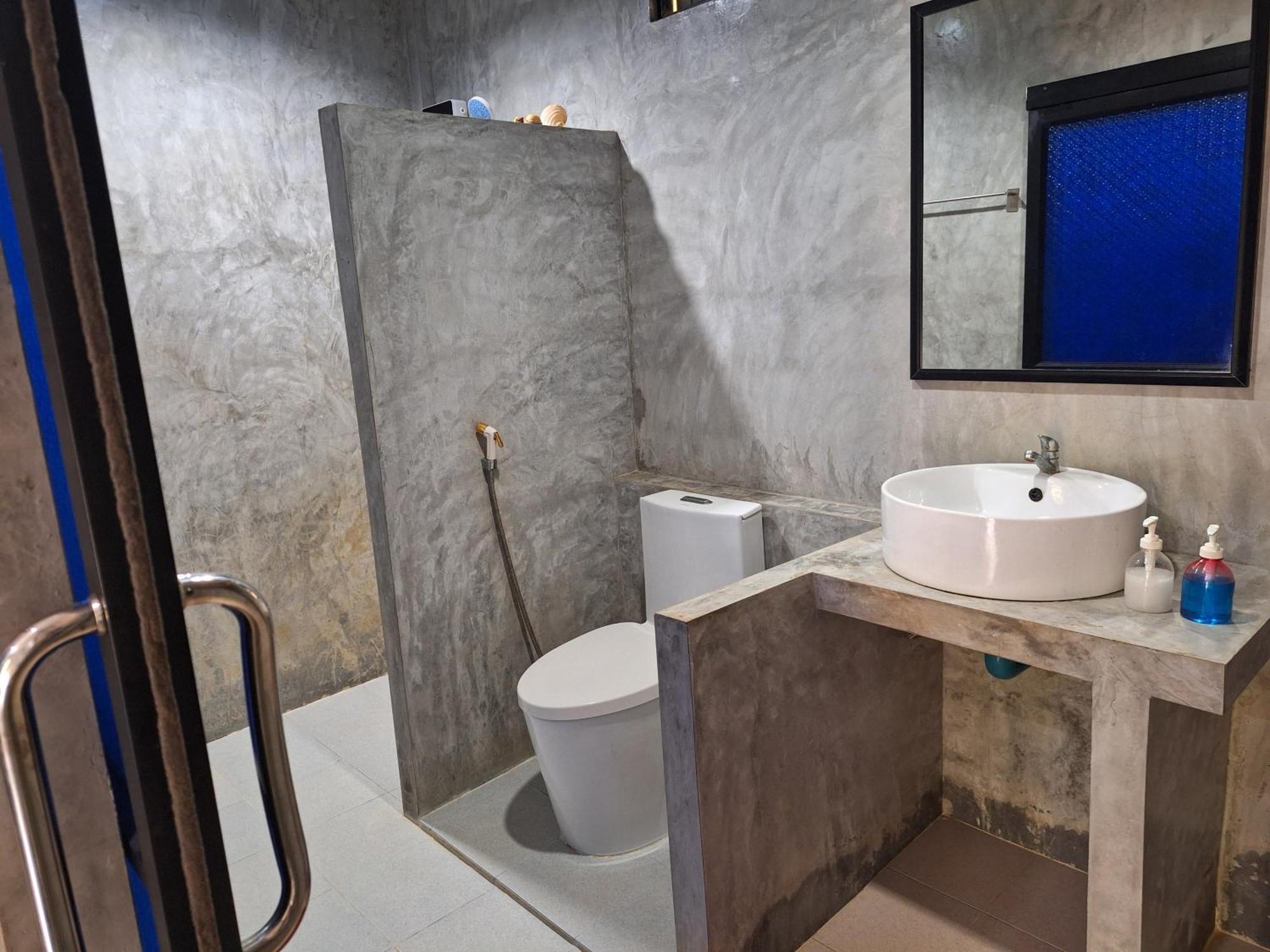 Lanta Happy House Hotel Koh Lanta Exterior photo